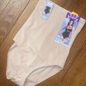 Naomi & Nicole Magic Extra Firm Hi Waist Brief Shapewear